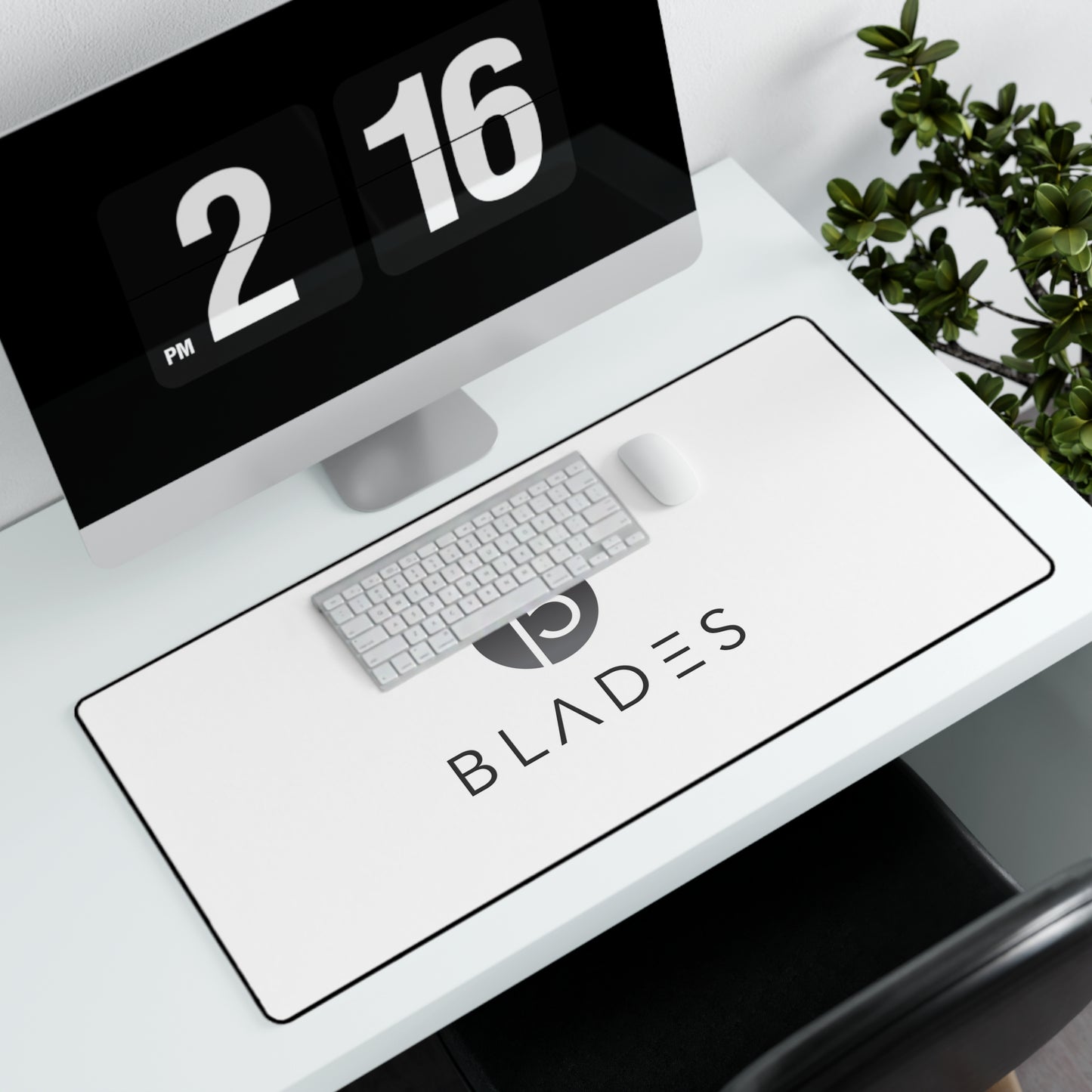 15 Blades Desk Mat